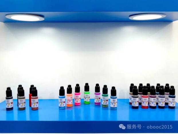 אַאָבאָזי קאָנצענטרירטע אַלקאָהאָל טינט באַרימט זיך מיט לעבעדיקע פארבן און אויסגעצייכנטע מישן-אייגנשאַפטן